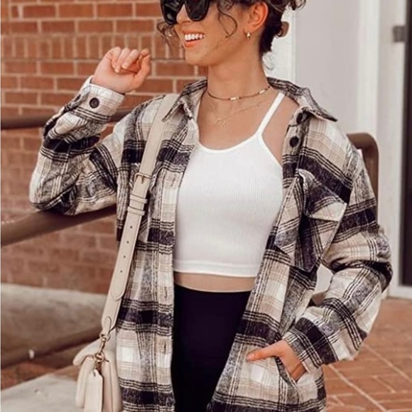 Women’s Large Shacket - Picture 2 of 3